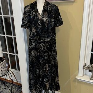 Elegant Black and Gray Patterned Dress